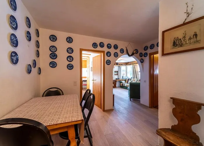 Chesa Muntagnarda - *